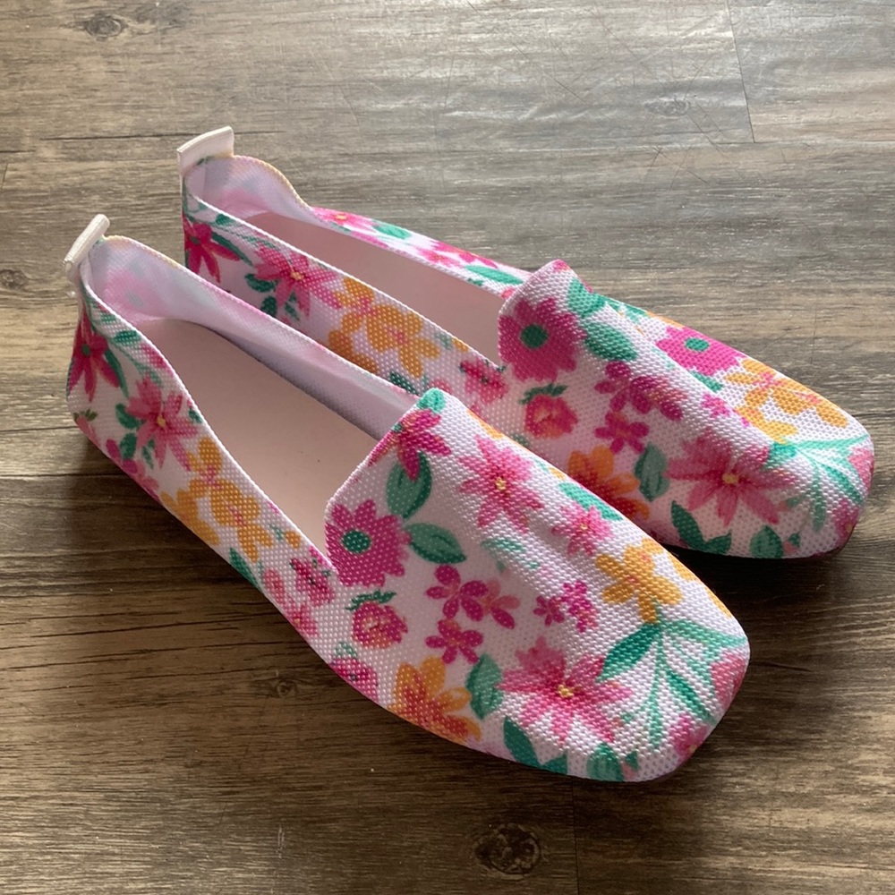 Floral slip on shoes. Size 37